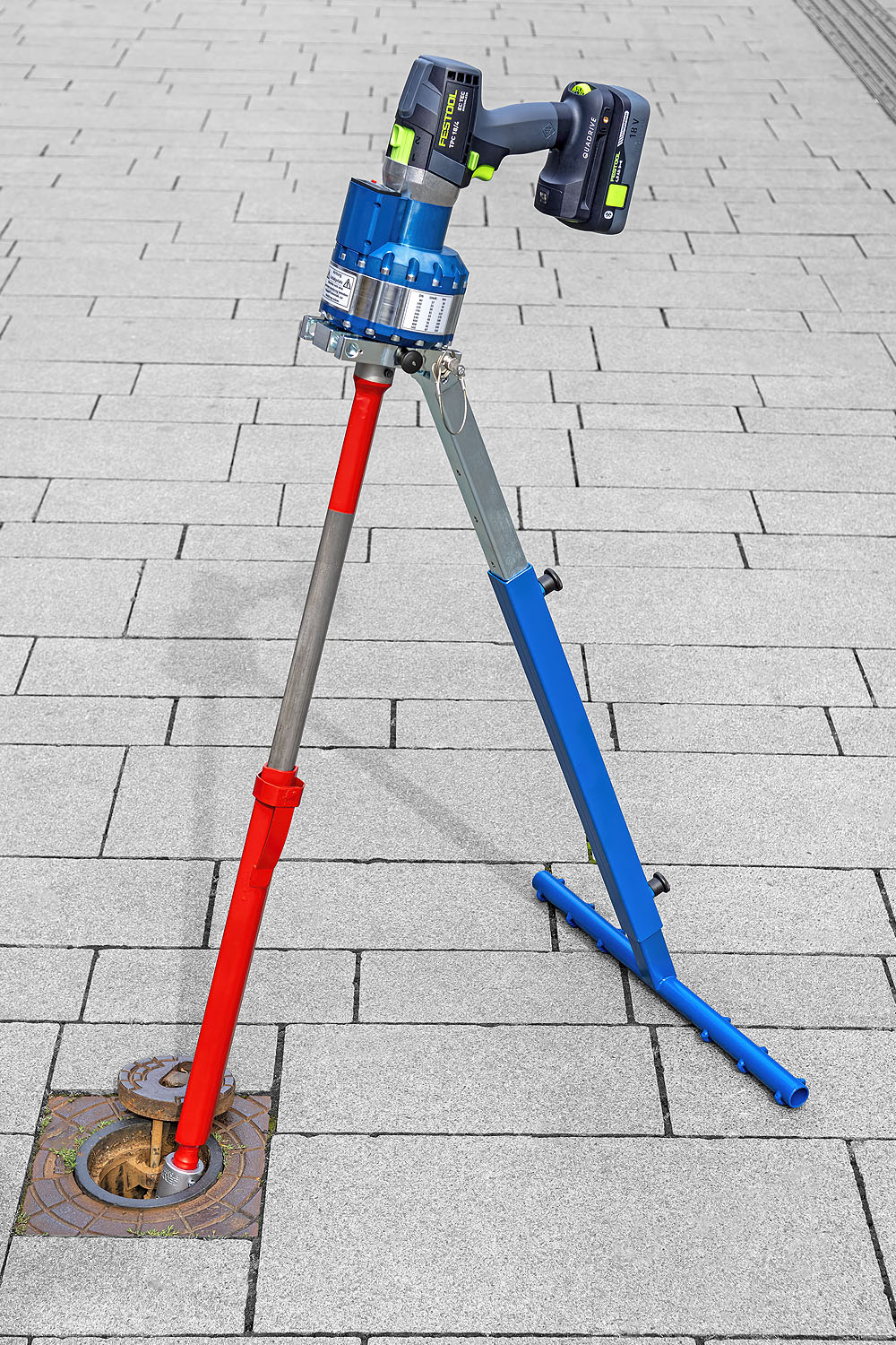 Battery-operated gate valve wrench GMS 650 by wero