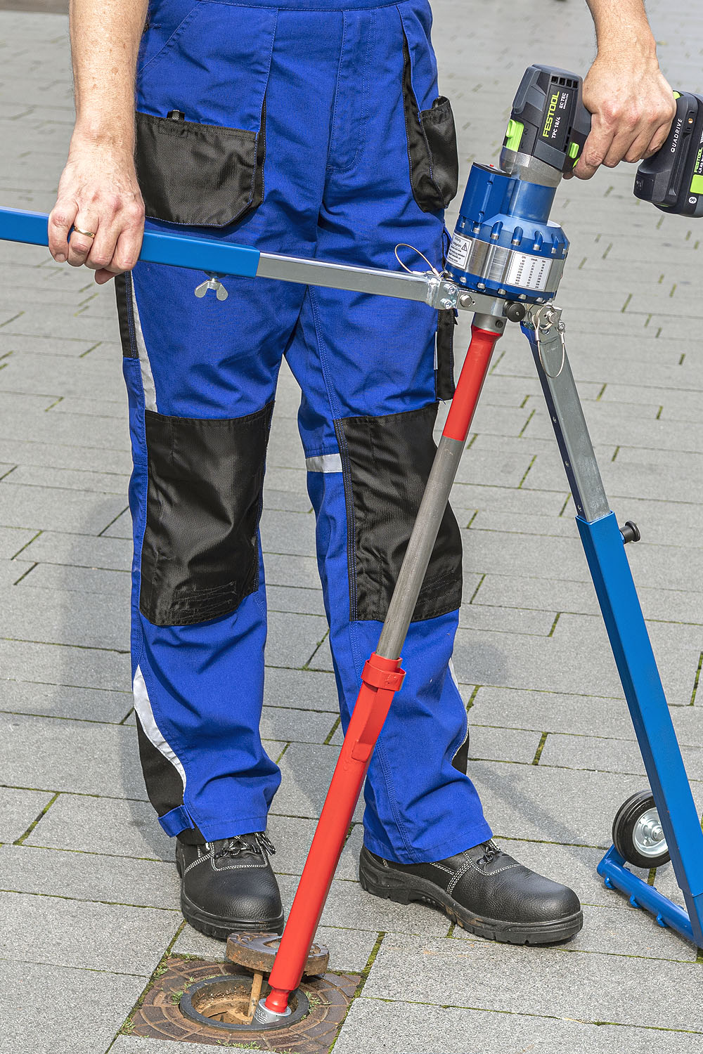 Battery-operated gate valve wrench GMS 650 by wero