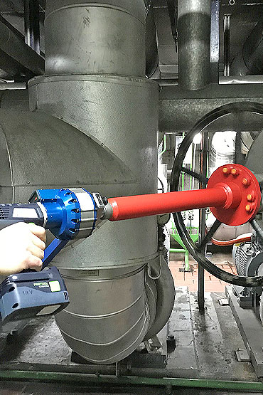 Battery-operated gate valve wrench GMS 650 by wero